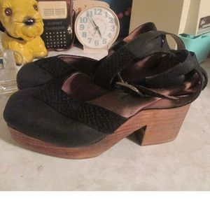 Free people clogs